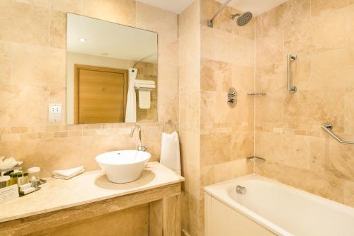 room-image