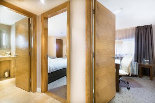 room-image