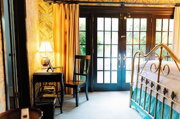 room-image