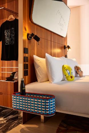 room-image