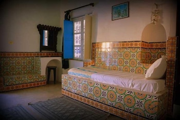 room-image
