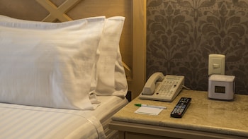 room-image