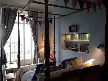 room-image