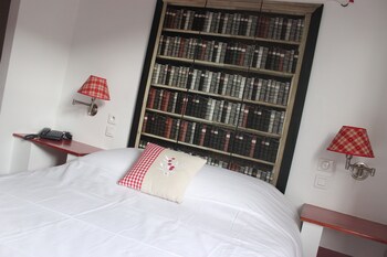 room-image