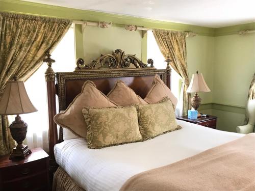 room-image