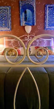 room-image