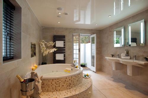 room-image