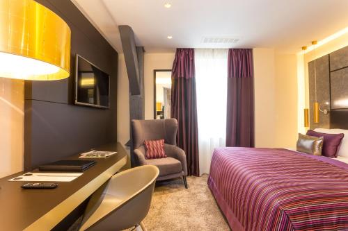 room-image
