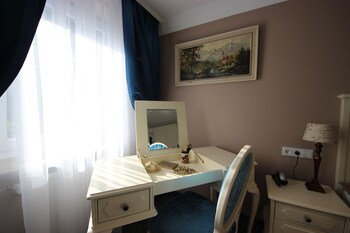 room-image