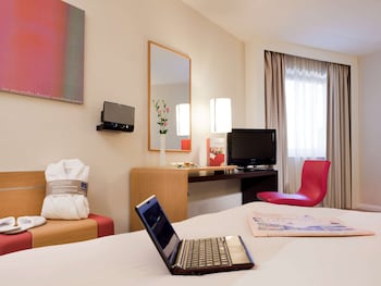 room-image