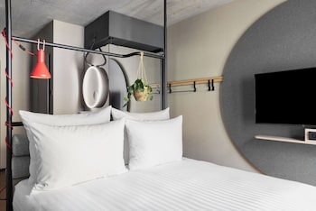 room-image