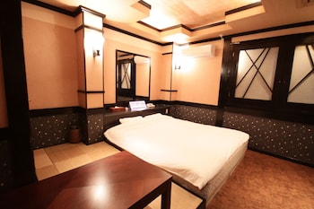 room-image