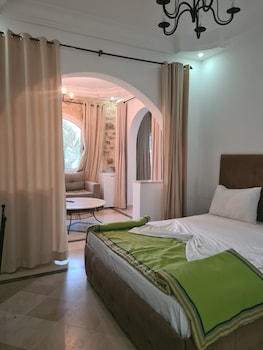 room-image