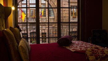 room-image