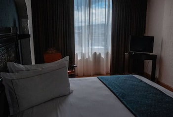 room-image
