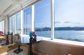 room-image