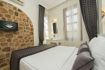 room-image