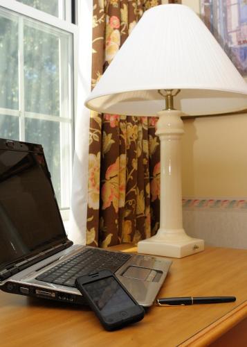 room-image