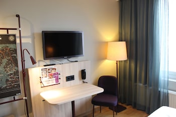 room-image