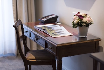 room-image