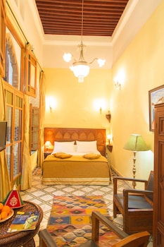 room-image