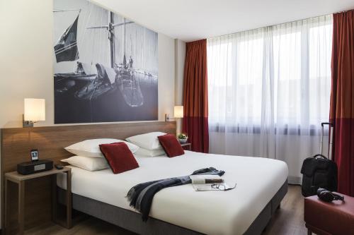 room-image