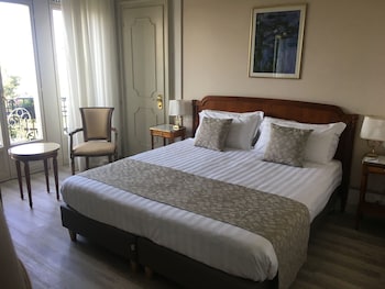room-image