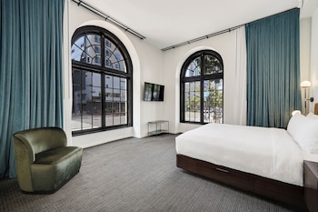 room-image