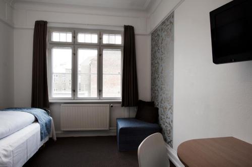room-image