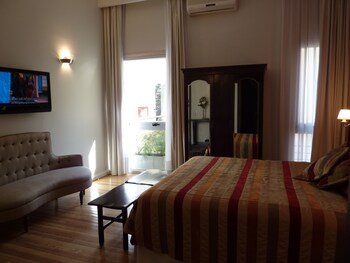room-image