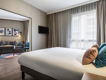 room-image