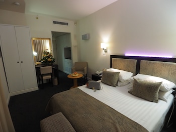 room-image