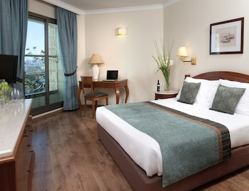 room-image