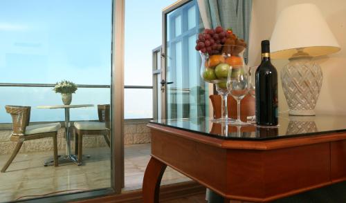 room-image