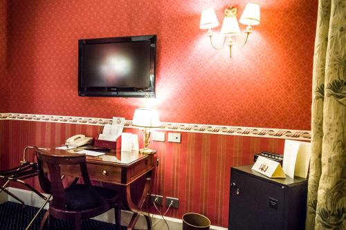 room-image