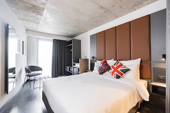 room-image