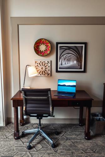 room-image