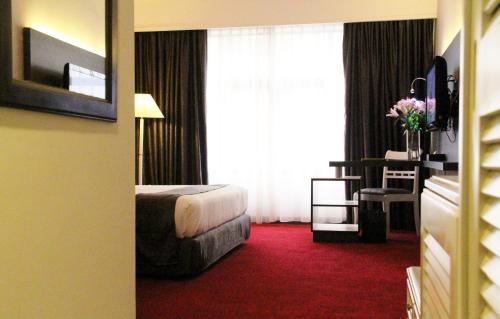 room-image