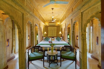room-image