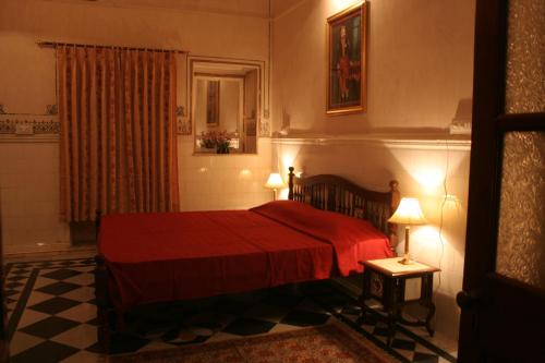 room-image