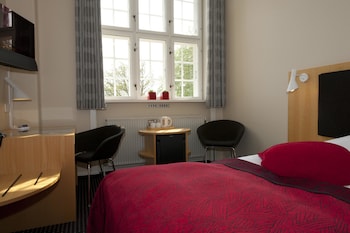 room-image