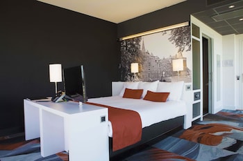 room-image
