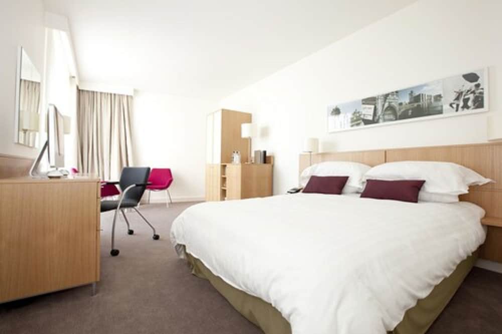 room-image