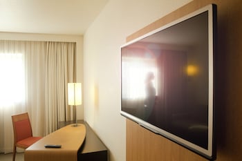 room-image