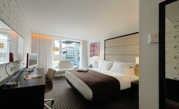room-image