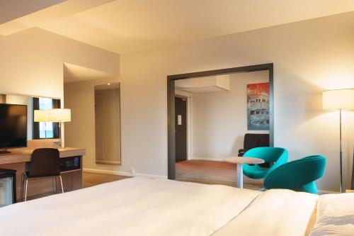 room-image