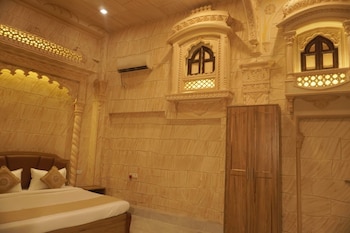 room-image