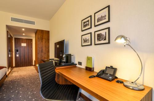 room-image