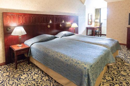 room-image