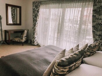 room-image